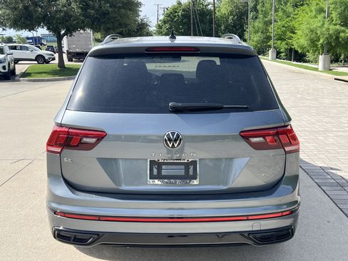 Certified 2023 Volkswagen Tiguan SE R-Line FWD image 9