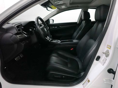Used 2019 Honda Civic Touring image 12