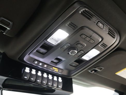 Used 2023 Cadillac Escalade Premium Luxury image 37