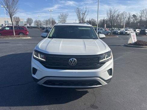 Used 2023 Volkswagen Atlas SEL image 2