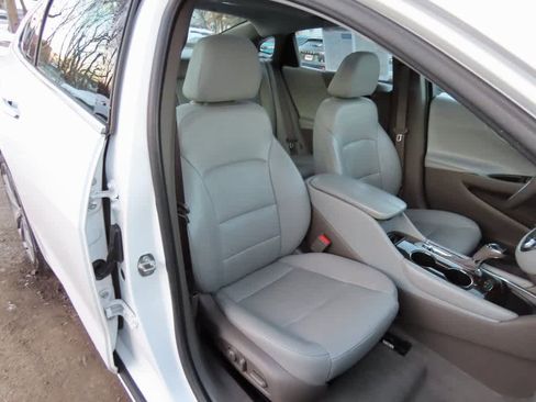 Used 2019 Chevrolet Malibu Premier w/ Sun and Wheel Package image 20