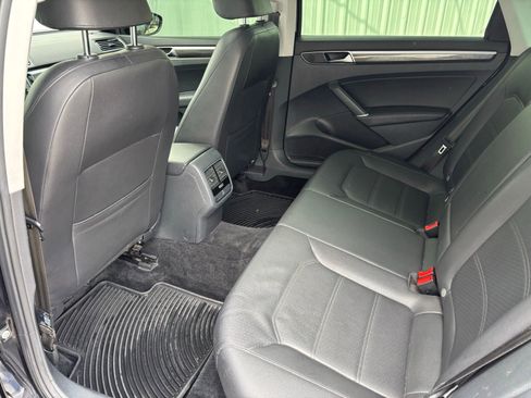 Used 2018 Volkswagen Passat 2.0T SE w/ SE Lighting Package image 29