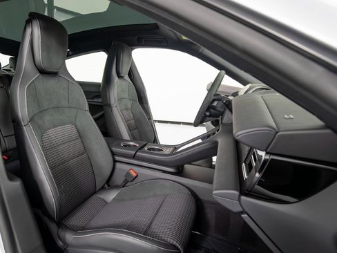 New 2026 Porsche Taycan 4 image 31