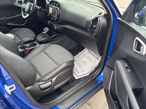 Used 2020 Kia Soul EX image 18