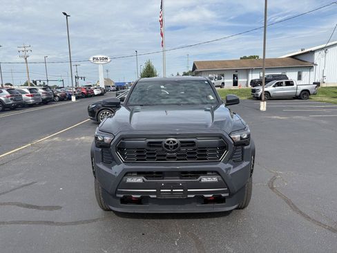 Used 2025 Toyota Tacoma TRD Off-Road AWD/4WD image 20