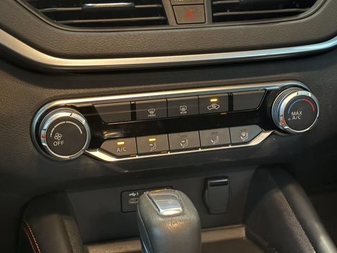 Used 2022 Nissan Altima 2.5 SR FWD image 14