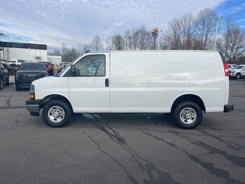 Used 2024 Chevrolet Express 2500 Work Van w/ Driver Convenience Package image 2