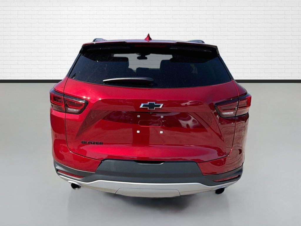Used 2023 Chevrolet Blazer LT w/ Convenience Package FWD image 8