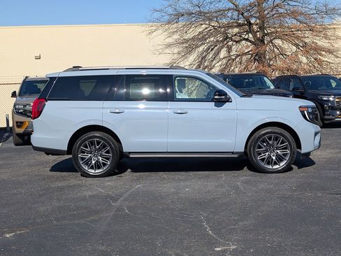 New 2026 Ford Expedition Platinum w/ Stealth Appearance Package image 3