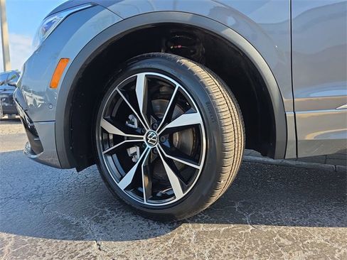 Certified 2024 Volkswagen Tiguan SEL R-Line image 35