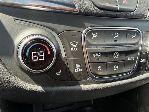 Used 2024 Chevrolet Equinox LT AWD/4WD image 46