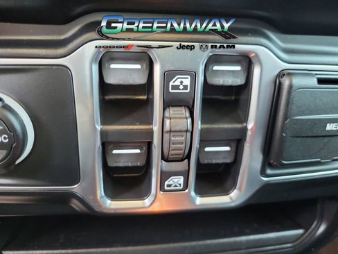 Used 2023 Jeep Wrangler Unlimited Sahara image 13