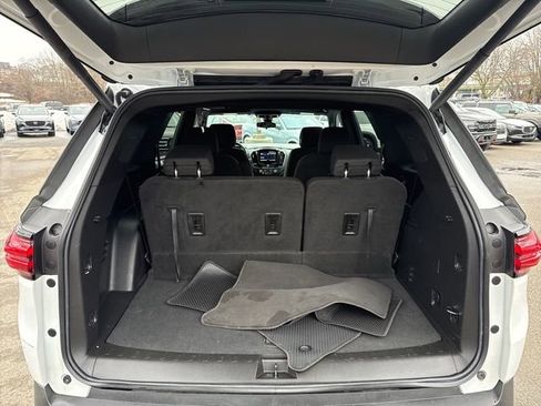 Used 2023 Chevrolet Traverse LT image 26