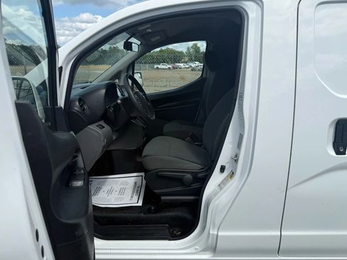 Used 2018 Nissan NV200 SV w/ Navigation Package image 16