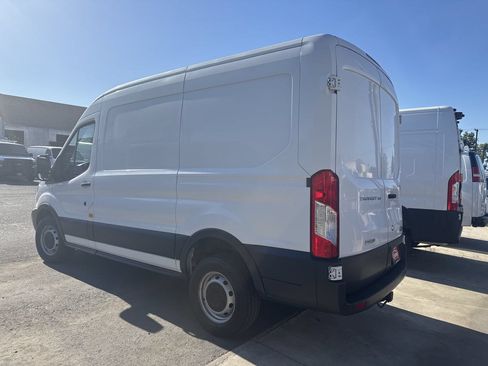 Used 2016 Ford Transit 150 130 Medium Roof RWD image 5