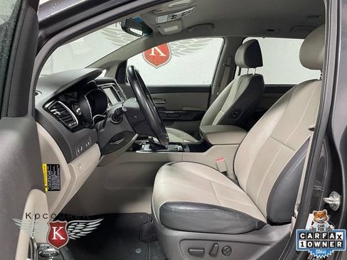 Used 2018 Kia Sedona SX FWD image 12