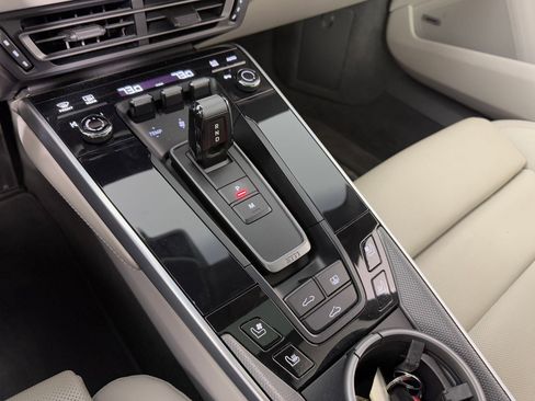 Used 2022 Porsche 911 Turbo image 23