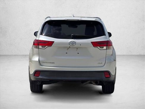 Used 2018 Toyota Highlander XLE FWD image 7