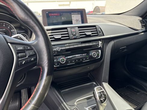 Used 2018 BMW 330i xDrive Sedan AWD/4WD image 29