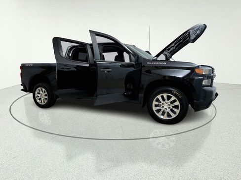 Used 2019 Chevrolet Silverado 1500 Custom w/ Custom Value Package AWD/4WD image 15