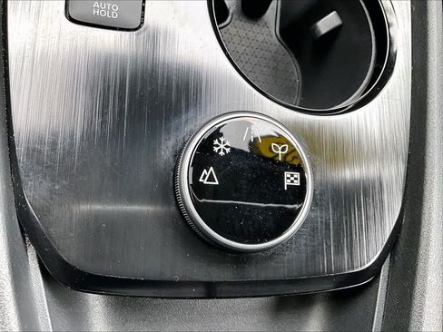 Certified 2026 Nissan Rogue SV AWD/4WD image 26