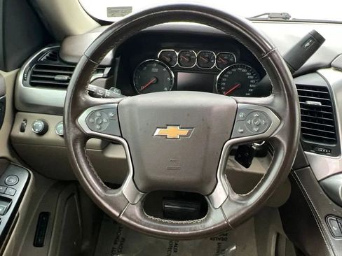 Used 2019 Chevrolet Suburban LT image 12