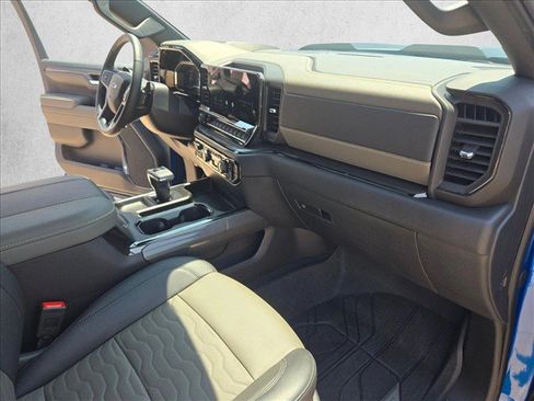 Used 2024 Chevrolet Silverado 1500 ZR2 w/ Technology Package AWD/4WD image 23