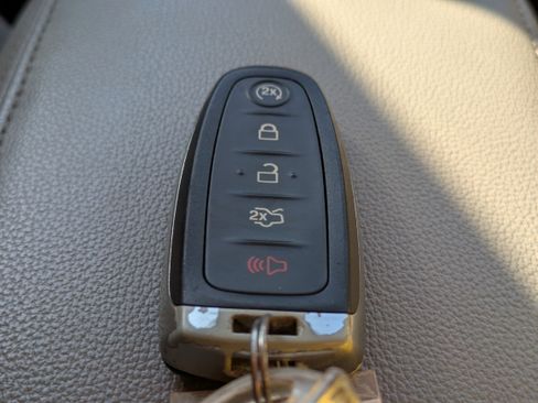 Used 2019 Ford Escape SEL image 34