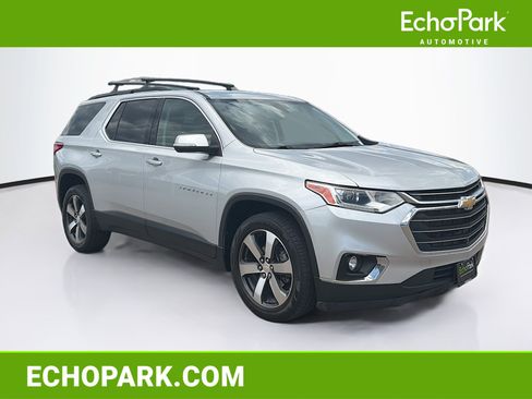 Used 2021 Chevrolet Traverse LT w/ LT Premium Package AWD/4WD image 1
