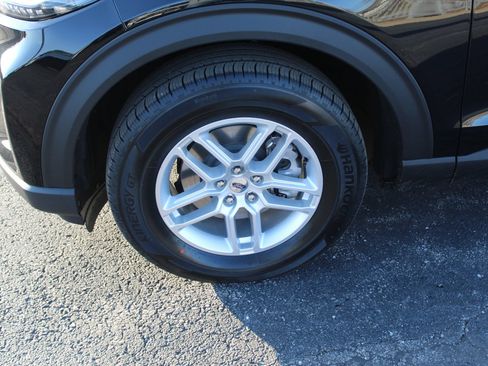 New 2026 Ford Explorer Active AWD/4WD image 3