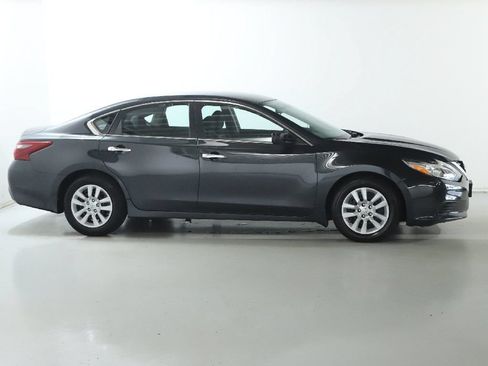 Used 2018 Nissan Altima 2.5 S w/ S Convenience Package FWD image 11