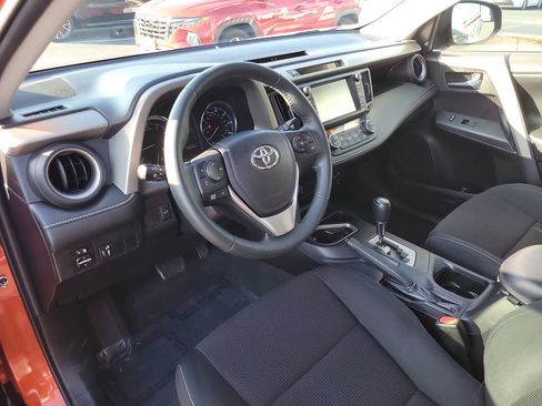 Used 2016 Toyota RAV4 XLE image 19