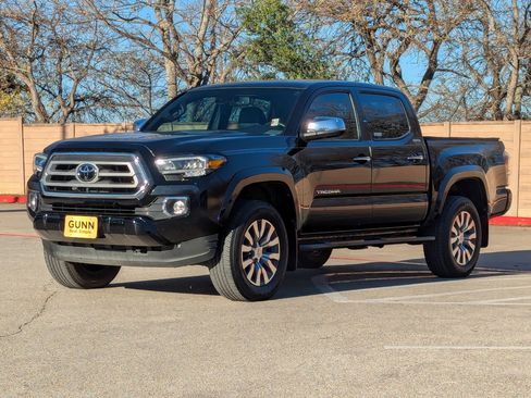Used 2022 Toyota Tacoma Limited image 8