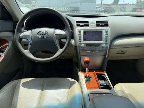 Used 2011 Toyota Camry XLE w/ SE/XLE Extra-Value Pkg FWD image 18