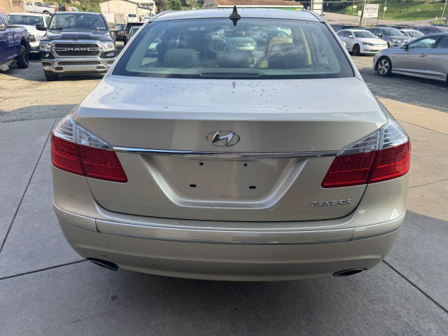 Used 2009 Hyundai Genesis 3.8 w/ Premium Plus Pkg 3 RWD image 4