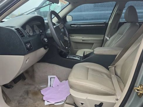 Used 2005 Chrysler 300 Touring image 5