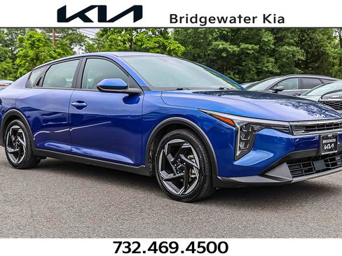 Certified 2025 Kia K4 EX FWD image 1