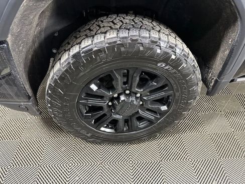 Used 2023 GMC Sierra 2500 Denali w/ Denali Black Diamond Edition image 10