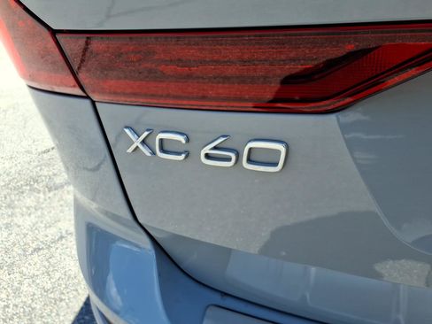Used 2026 Volvo XC60 B5 Plus w/ Protection Package Premier AWD/4WD image 5