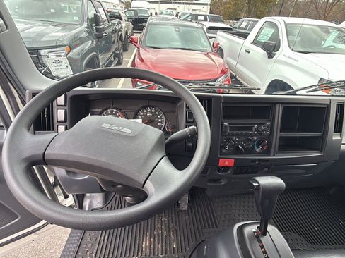 New 2025 Chevrolet Low Cab Forward image 15
