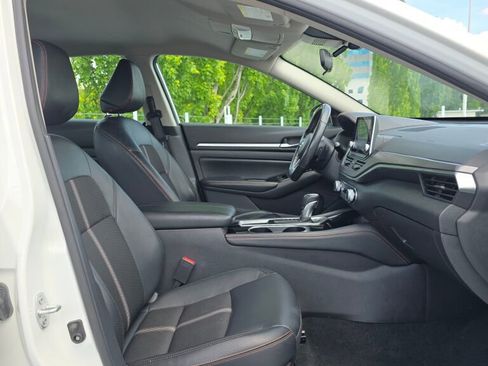 Used 2024 Nissan Altima 2.5 SR FWD image 10