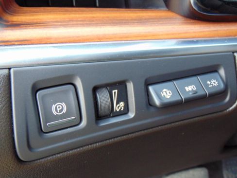 Used 2022 Cadillac XT5 Premium Luxury w/ Technology Package image 25