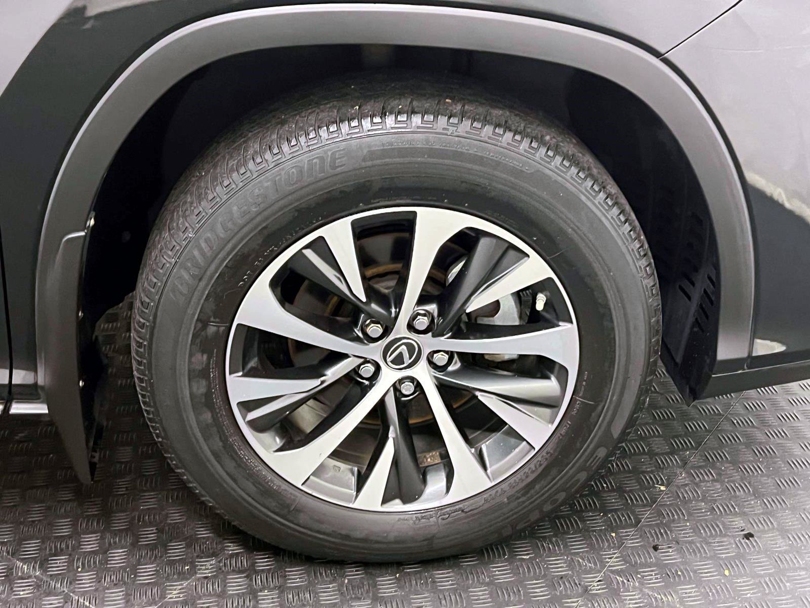 Used 2020 Lexus RX 350L Premium w/ Premium Package AWD/4WD image 11