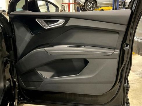 Used 2025 Audi Q4 e-tron Premium Plus w/ Premium Plus image 24