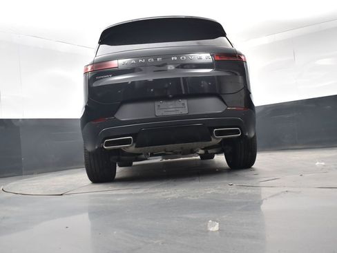 Used 2025 Land Rover Range Rover Sport SE image 25