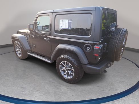 Used 2025 Jeep Wrangler Sport AWD/4WD image 7