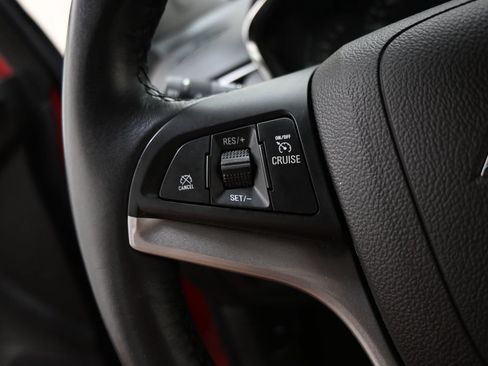 Used 2019 Chevrolet Trax LT w/ LT Convenience Package FWD image 30