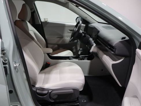 Used 2025 Hyundai Kona SEL image 23