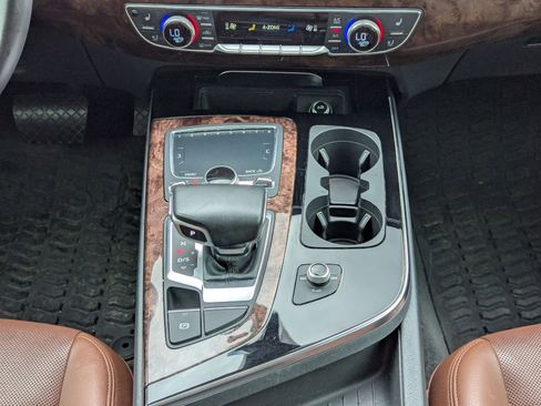 Used 2019 Audi Q7 3.0T Prestige w/ Prestige Package image 19