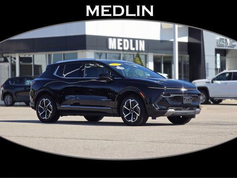 Used 2025 Chevrolet Equinox EV LT image 1